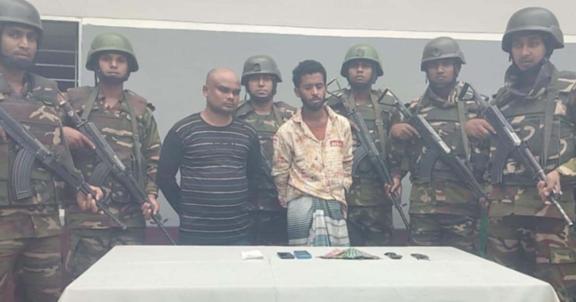 সাতকানিয়ায় অটোরিকশায় অজ্ঞান করে নারীকে ছিনতাই, সেনা সদস্যদের ধাওয়ায় আটক ২